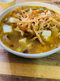 Una foto de Sopa de Poro con Champiñones. #lacocinadeconsuelo #titanaty