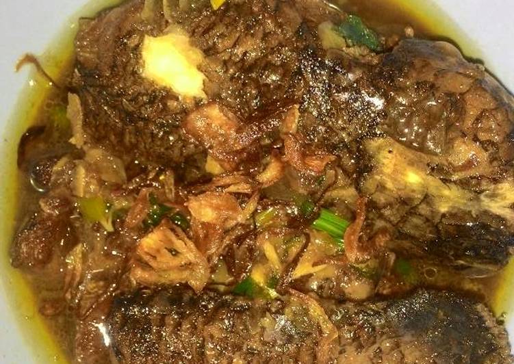 Langkah memasak Ikan haruan masak kecap yang simpel