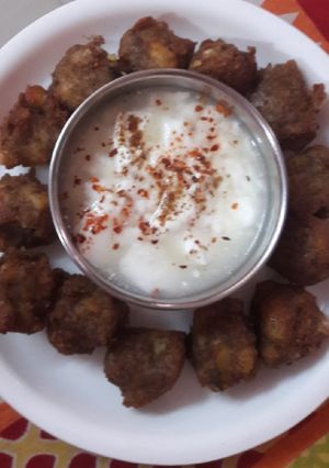 A picture of Kuttu Atta Pakodi.