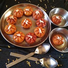 A picture of Moong Dal Pitha.