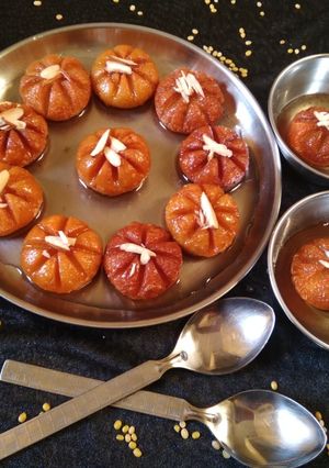 A picture of Moong Dal Pitha.