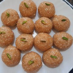 Stuffed Till Laddu A picture of Stuffed Till Laddu.