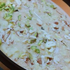 A picture of Sheer Khurma.