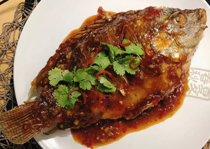 How To Make Crispy Fried Fish with Tamarind Sauce Recipe • Thai Style &quot;Pla Rad Prik&quot;