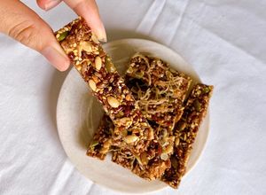 Hình của món Thanh gạo lứt ngũ cốc.