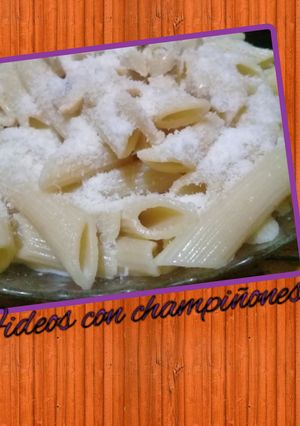 Una foto de Fideos con champiñones