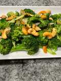 Blanched Broccoli with Garlic and Cashew