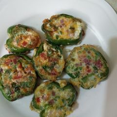 Omelette (in green pepper rings) A picture of Omelette (in green pepper rings).