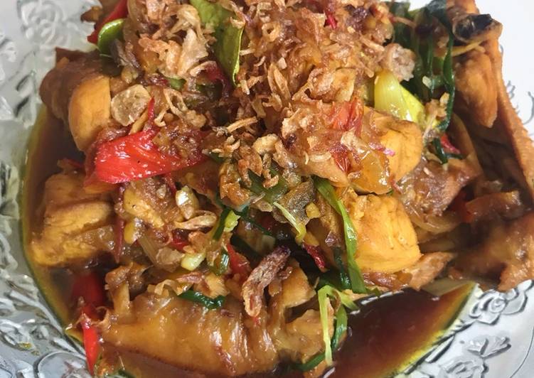 Bagaimana Membuat Ayam Ukep Kecap Anti Gagal