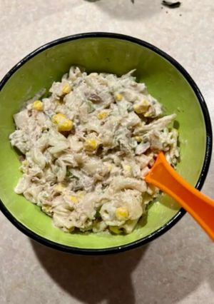 A picture of Cold tuna pasta salad 🥗 🌽🍋.