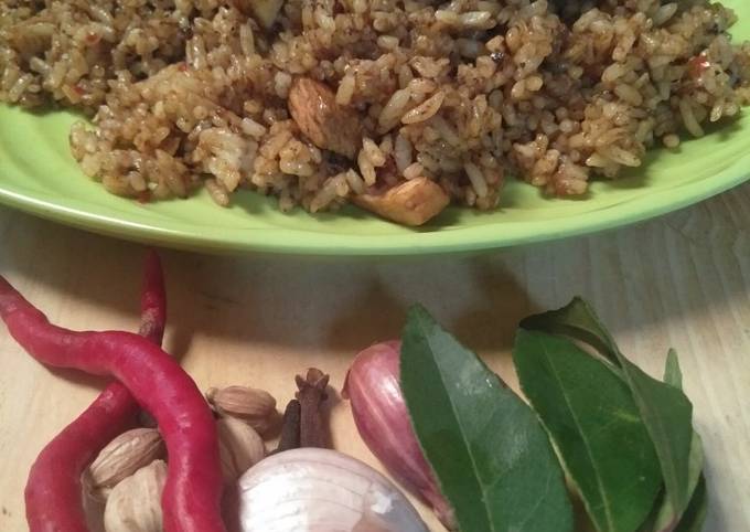 Ternyata ini lho! Cara gampang bikin Nasgor kary ayam yang sesuai selera