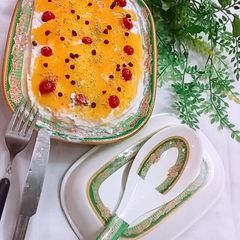 A picture of Orange icing custard.