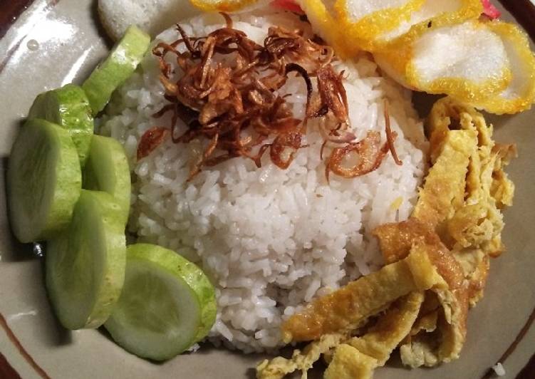 Nasi uduk betawi ala ibu ida