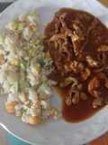 Bistec al chipotle y puré de tomate