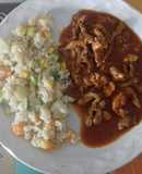 Bistec al chipotle y puré de tomate