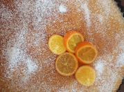 Une photo de gâteau de semoule a l orange