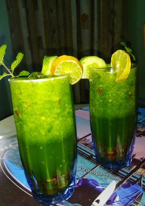 A picture of Glowy green smoothie.