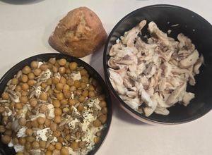 Une photo de #GamelleduMidi - Dorade grise et salade Feta-Pois chiches