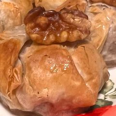 A picture of Baklava bliss balls.