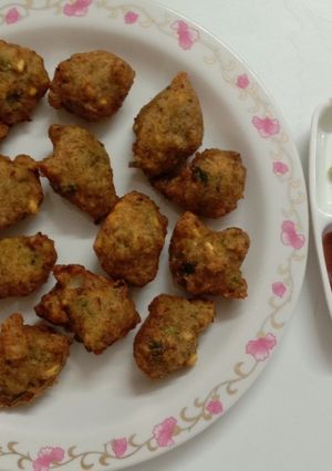 A picture of Moong dal pakora.