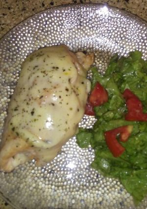 Una foto de Rollitos de pollo caprese