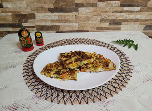 Una foto de Tortilla de pollo y verduras
