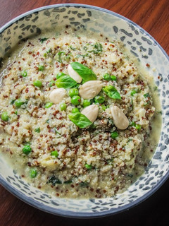 Una foto de Ensalada de Quinoa con pesto de almendras