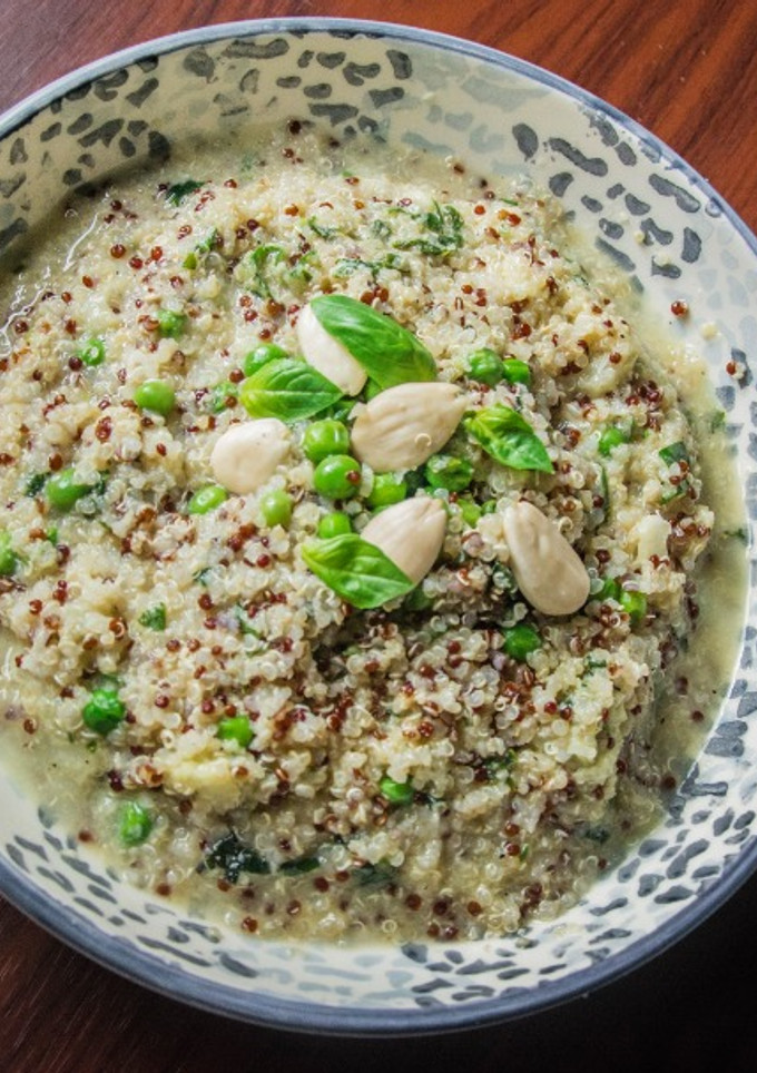 Una foto de Ensalada de Quinoa con pesto de almendras