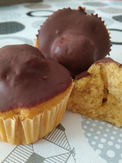 Una foto de Magdalenas de zanahoria y chocolate, con Mambo