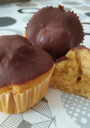 Una foto de Magdalenas de zanahoria y chocolate, con Mambo