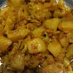 A picture of Cauliflower with potato veg.