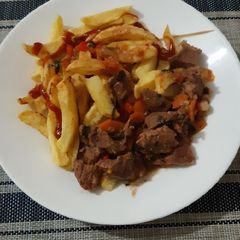 A picture of Fries and Beef.