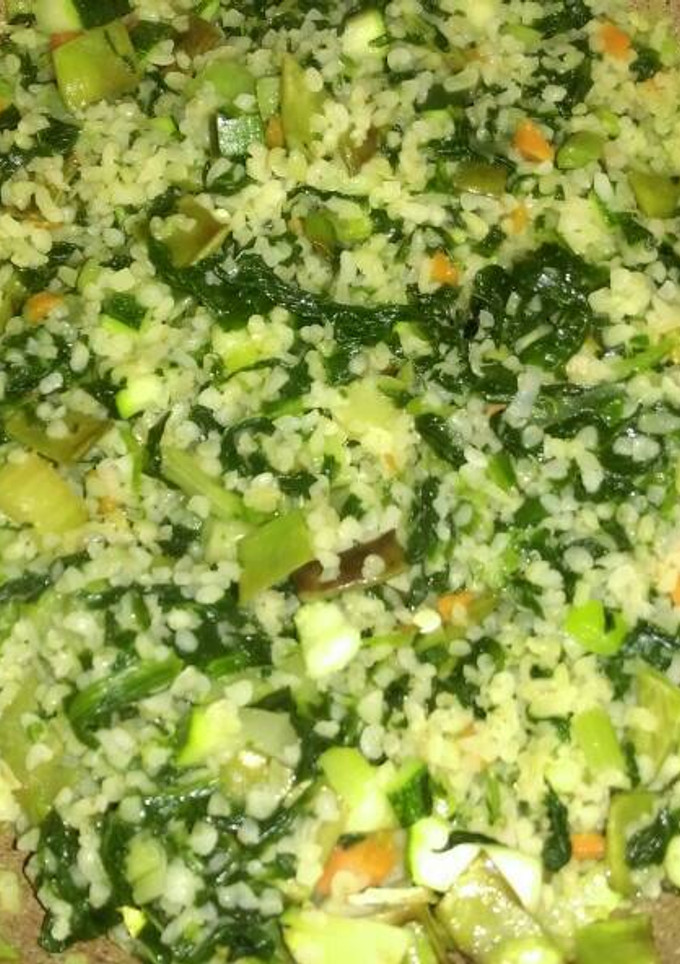 Una foto de Bulgur con verduras