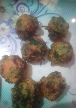 A picture of Palak pkoda.