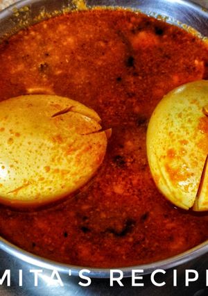 A picture of Egg curry.