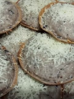 Foto resep Apem Tape Ketan Hitam dg topping Keju parut