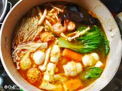 Gambar jamur enoki kuah tomyam beef slice