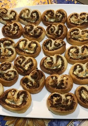 Une photo de Palmiers feuilletés porc châtaigne feta