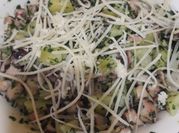 Una foto di polpo insalata