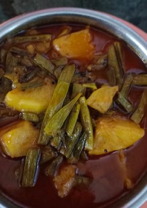 ગુવાર બટેકાનું શાક (Guvar Bateka Shak Recipe In Gujarati) રેસીપી મુખ્ય ફોટો
