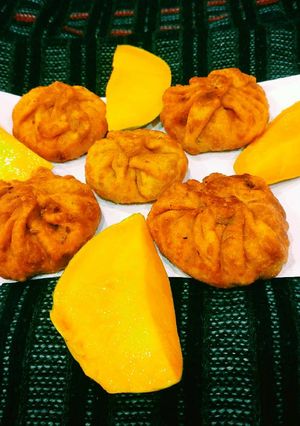 A picture of Aam Kachori.