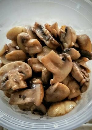 A picture of 3 Ingredient Sautéed Mushrooms.