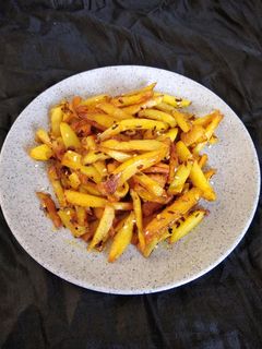 बिहारी आलू भुजिया (Bihari aloo bhujiya recipe in Hindi) रेसिपी मुख्य फोटो
