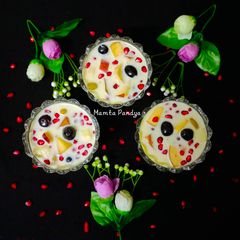 A picture of Fruit Custard.