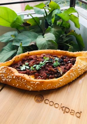 A picture of Mince Khachapuri.