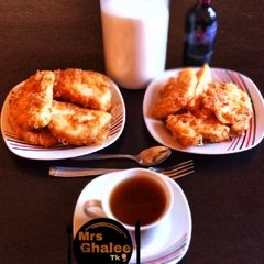 A picture of Golden yam with black tea.