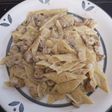 Fideos con salsa de pollo champiñón