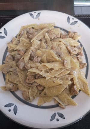 Una foto de Fideos con salsa de pollo champiñón