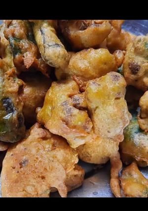 आलू पकौड़ा(aloo pakoda recipe in hindi) रेसिपी मुख्य फोटो