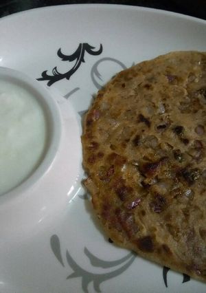 A picture of Onion pratha.